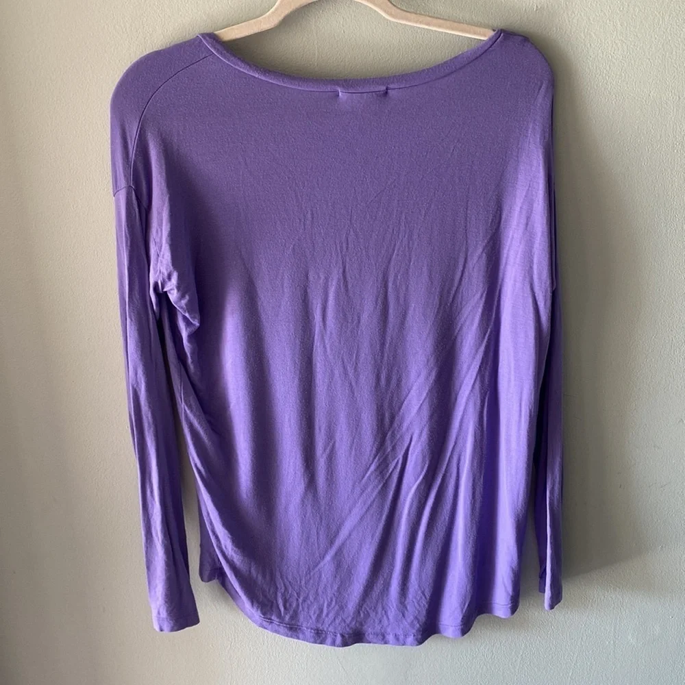 VS PINK Purple Top. Size M - Picture 4 of 5
